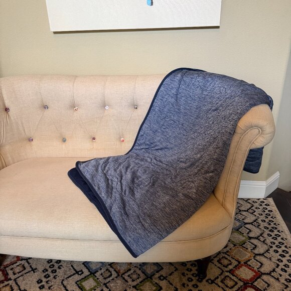 Set of 2 SHARPER IMAGE Cooling Touch Throw Blanket Grey & Blue - Picture 15 of 16